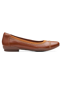 Clarks Collection Sara Bay Caramel Leather Shoes