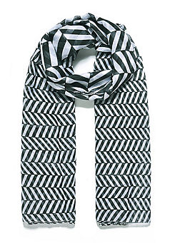 Intrigue Black and White Contrasting Chevron Print Summer Scarf