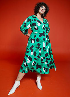 Love Mark Heyes Green Animal Soft Touch Midi Wrap Dress