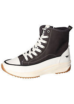 Mustang Brand Label Lace-Up Boots