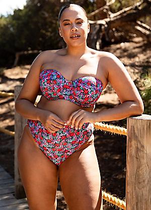 Swimsuits for All Women’s Plus Size Ruler Bra Sized Underwire Bikini Top,  42 F - Warm Kaleidoscope