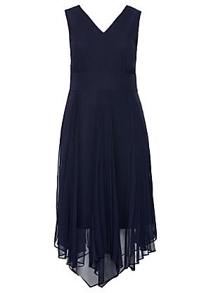 curvissa wedding outfits