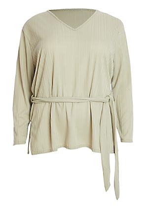 Plus Size Tops | Tops for Curves | Sizes 14-32 | Curvissa | UK