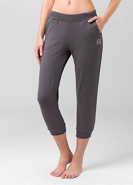 cropped jogging bottoms