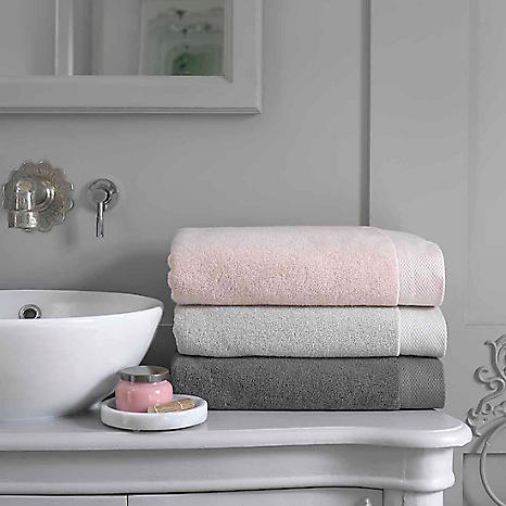 https://curvissa.scene7.com/is/image/OttoUK/466w/christy-luxe-towel-range~19J213FRSP.jpg