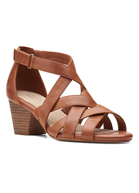 clarks tan sandals