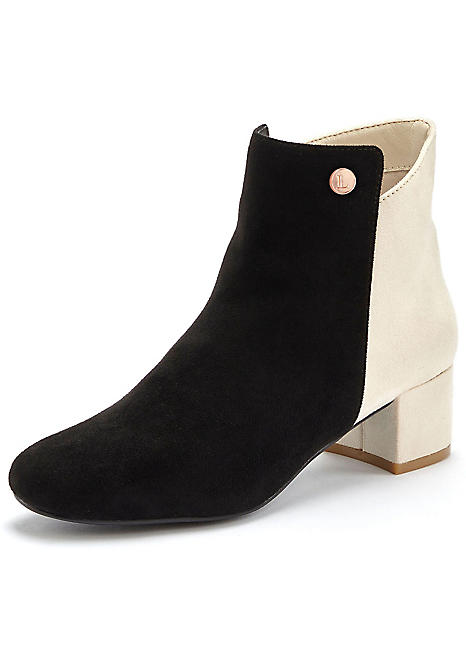LASCANA Cut-Out Heeled Ankle Boots
