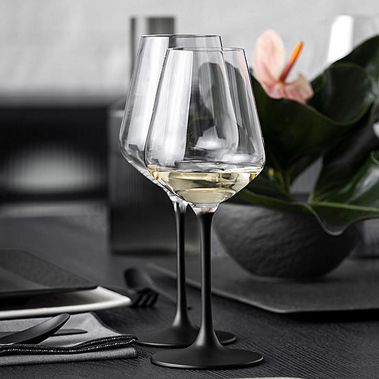 Villeroy & Boch Set of 4 White Wine Glasses Curvissa