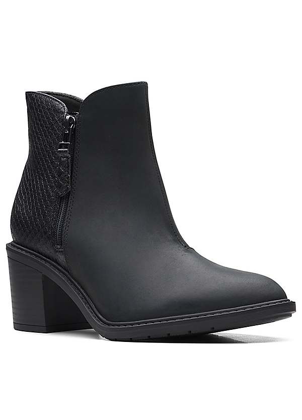 Clarks shoe 2025 boots ladies