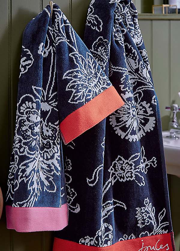 Red patterned bath best sale towels