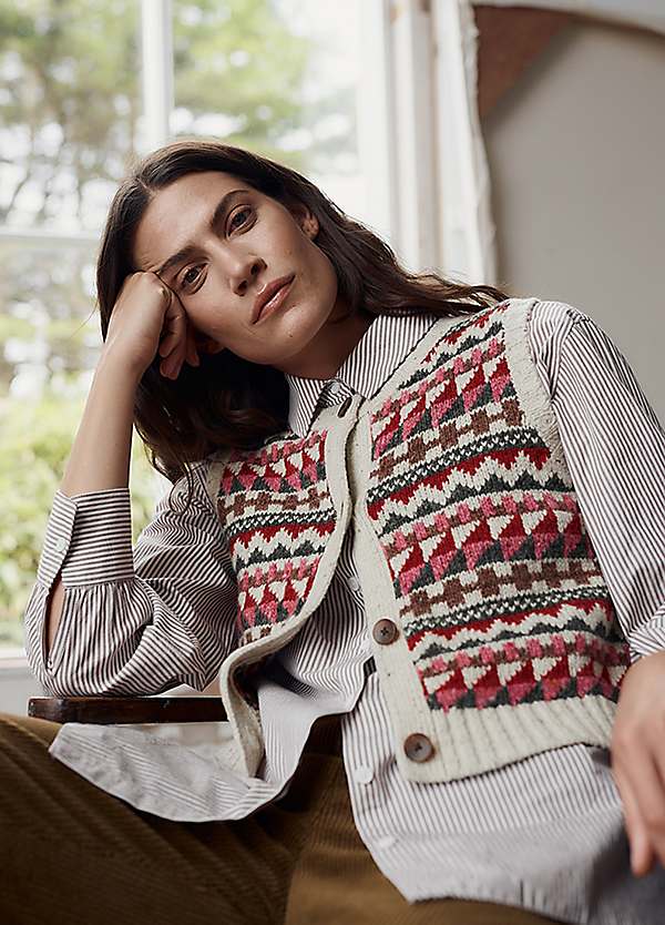 Seasalt Cornwall Red Dawson Pick Vest Fairisle | Curvissa