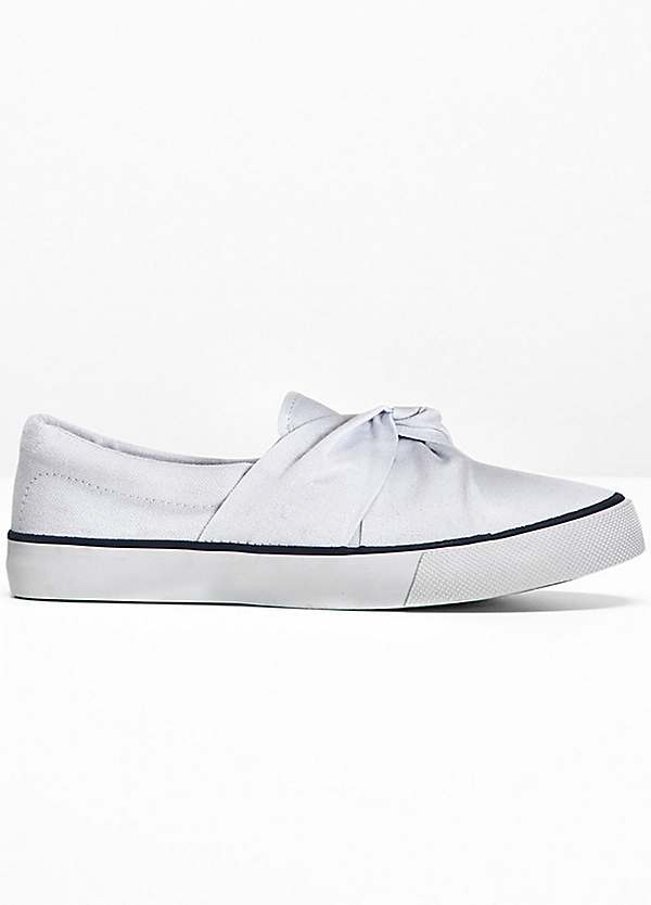 summer plimsolls